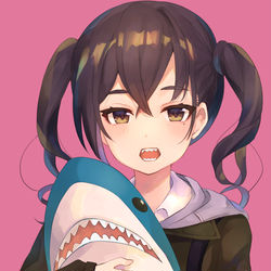 This is a pixiv picture whose title is 砂塚あきらちゃんと例のサメ.