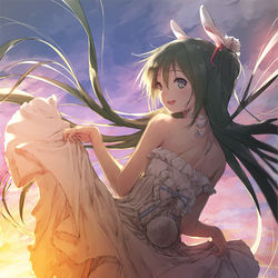 This is a pixiv picture whose title is 初日ミクさん.