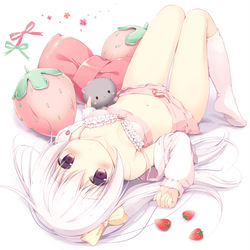 This is a pixiv picture whose title is いちごころん.