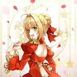 This is a pixiv picture whose title is 黄金劇場.