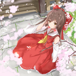 This is a pixiv picture whose title is 博麗の巫女.