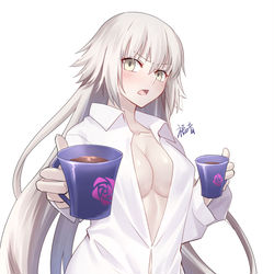 This is a pixiv picture whose title is 飲む？.