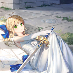 This is a pixiv picture whose title is セイバー.