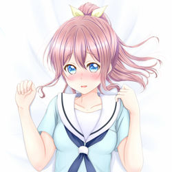 This is a pixiv picture whose title is 抱枕風山吹さん.
