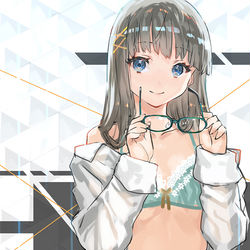 This is a pixiv picture whose title is not　眼鏡っ子.
