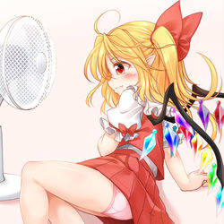 This is a pixiv picture whose title is 扇風機で涼むフランちゃん.