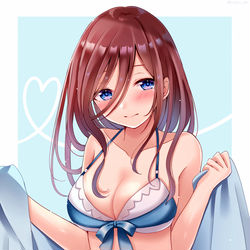 This is a pixiv picture whose title is 「どう・・・？」.