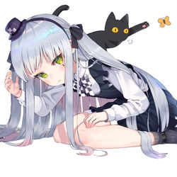 This is a pixiv picture whose title is 猫さんとお遊び.