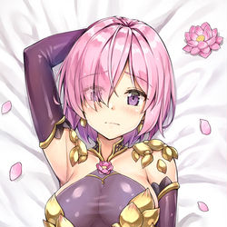 This is a pixiv picture whose title is マシュ（カーマ衣装）抱き枕カバー(表).