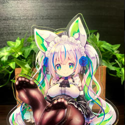 This is a pixiv picture whose title is 黒須とにゃアクリルフィギュア.