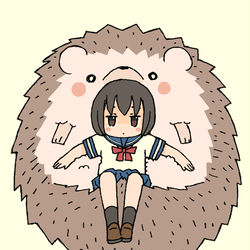 This is a pixiv picture whose title is ふかふかチクチク　ハリネズミソファー.