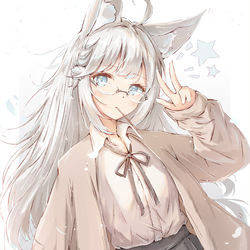This is a pixiv picture whose title is 🦊ケモミミ x メガネJK🦊.