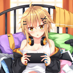 This is a pixiv picture whose title is 「対戦する？」.