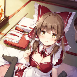 This is a pixiv picture whose title is ご奉仕霊夢.