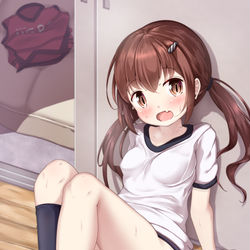 This is a pixiv picture whose title is 汗でべたべたするから靴下脱がせてー！【リクエスト絵】.