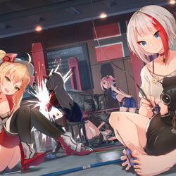 This is a pixiv picture whose title is 鉄血の整備風景.