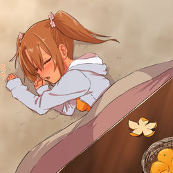 This is a pixiv picture whose title is こたつで寝るゆまちゃん.
