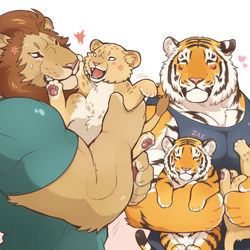 This is a pixiv picture whose title is 獅子虎親子.