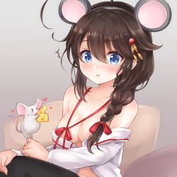 This is a pixiv picture whose title is ねずみ時雨ちゃん🐭🧀.