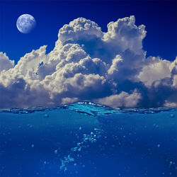 This is a pixiv picture whose title is 海中と積乱雲.