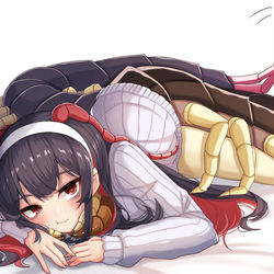 This is a pixiv picture whose title is 休日の構ってほしいムカデちゃん.