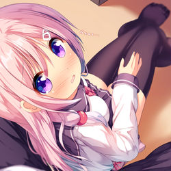 This is a pixiv picture whose title is 股に座ったら腰に硬いものが当たって恥ずかしくなる展開すごい好き.