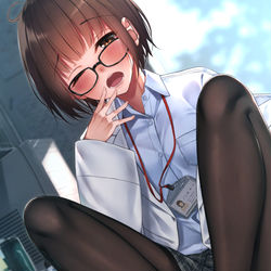 This is a pixiv picture whose title is 白衣と黒タイツ.