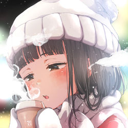 This is a pixiv picture whose title is セブンのホットカフェラテをふーふーする子ちゃん.