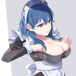 This is a pixiv picture whose title is 衣装のサイズが合わないメイドベレス先生.