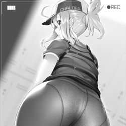 This is a pixiv picture whose title is 履いてる方、履いてない方どちらが好み？.