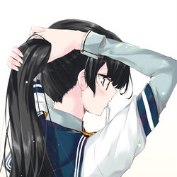 This is a pixiv picture whose title is 髪を結ぶ大淀さん.