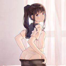 This is a pixiv picture whose title is 脱ぎ.