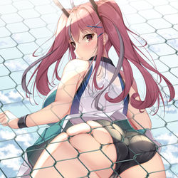 This is a pixiv picture whose title is フェンスに寄りかかるブレマートン.