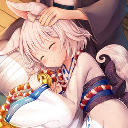 This is a pixiv picture whose title is お昼寝白きつねちゃん.
