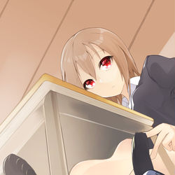 This is a pixiv picture whose title is 授業中に靴下脱いじゃう。.