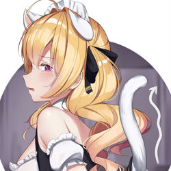 This is a pixiv picture whose title is しっぽ勝手に動いちゃう系メイド.