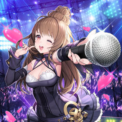 This is a pixiv picture whose title is 舞台上の夏弥.