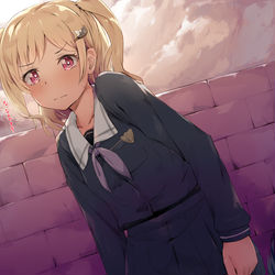 This is a pixiv picture whose title is 空き地で七深ちゃんが壁に向かい立って何かしてたので注意しに行った.