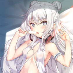 This is a pixiv picture whose title is アイスをぺろぺろするマランちゃん.