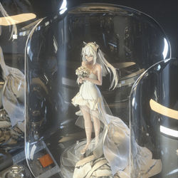 This is a pixiv picture whose title is 玻璃制品-全息相机.