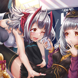 This is a pixiv picture whose title is 桌 下 偶 遇.