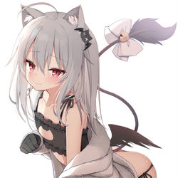 This is a pixiv picture whose title is 銀髪悪魔っ娘.