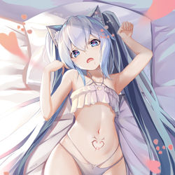 This is a pixiv picture whose title is 初音喵.