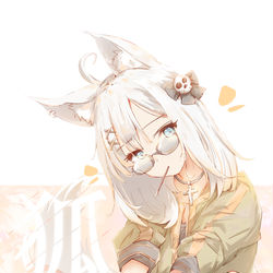 This is a pixiv picture whose title is 狐🦊.