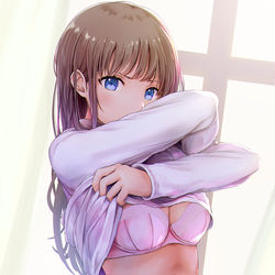 This is a pixiv picture whose title is 着替え中.