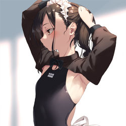 This is a pixiv picture whose title is 髪を纏める.