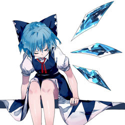 This is a pixiv picture whose title is 片翼のチルノ.