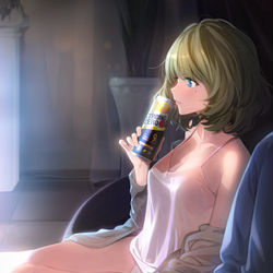 This is a pixiv picture whose title is 深夜映画.