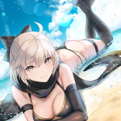 This is a pixiv picture whose title is 水着沖田さん.