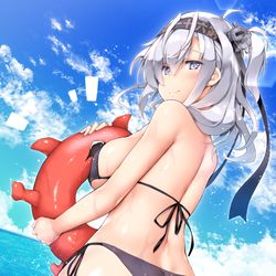 This is a pixiv picture whose title is 涼月と浮輪さん.